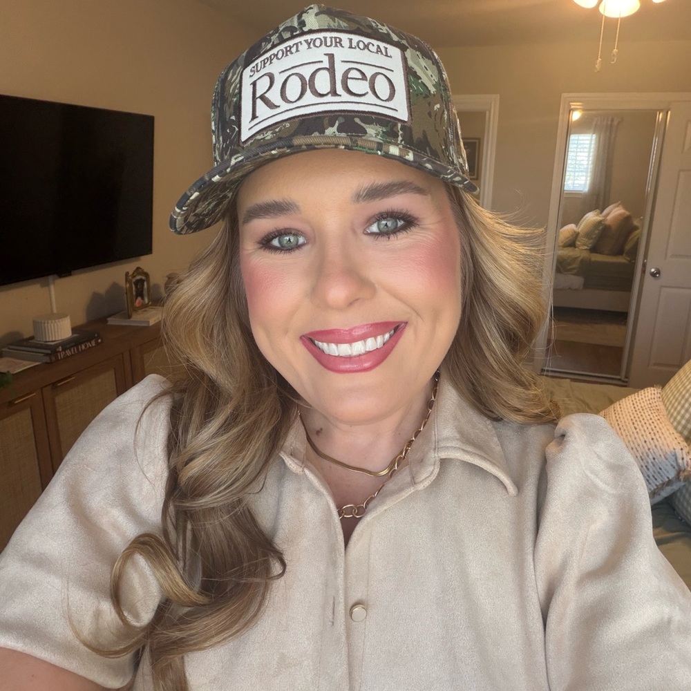 Meet your Posher, Lauren
